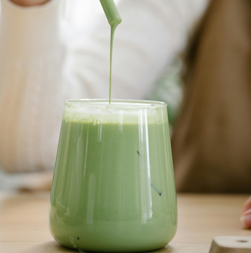 pistaciove matcha latte recept